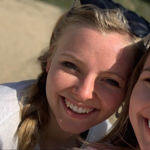 Meet your Posher, Britta